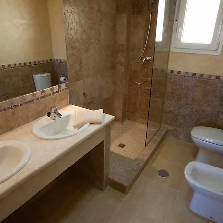 Almenara Apartmán *